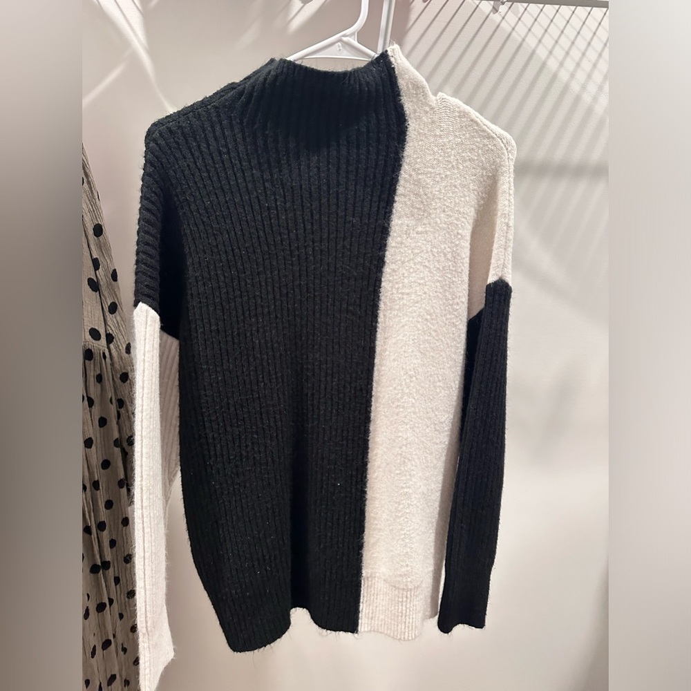 Black and White color block Sweater